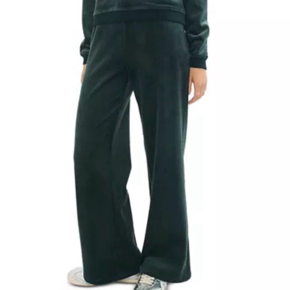 Marine Layer Cord Velour Lounge Set in Green Gables Medium - Picture 6 of 15